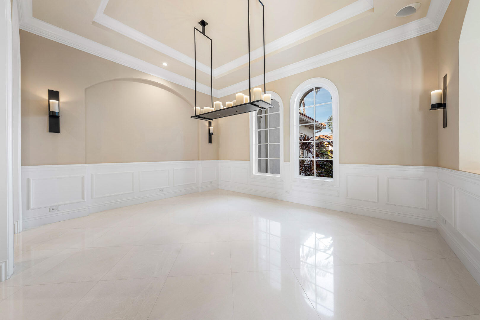 ROYAL PALM YACHT & COUNTRY CLUB - Residential