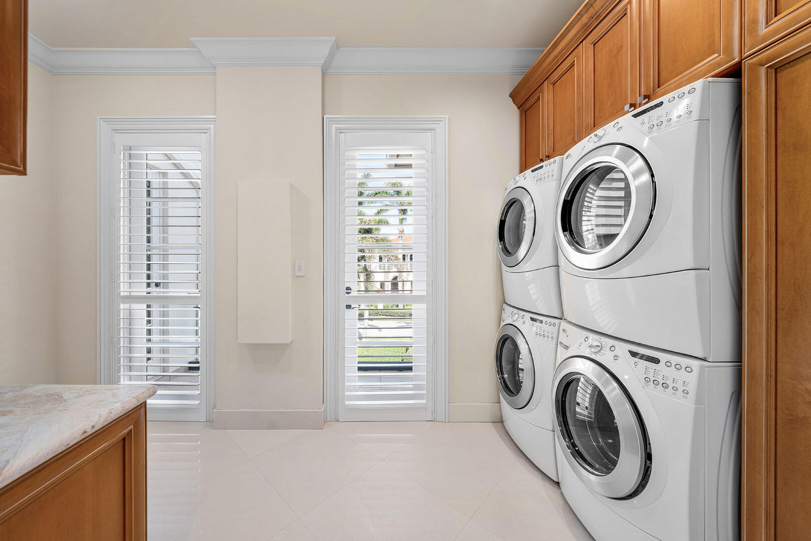 ROYAL PALM YACHT & COUNTRY CLUB - Residential