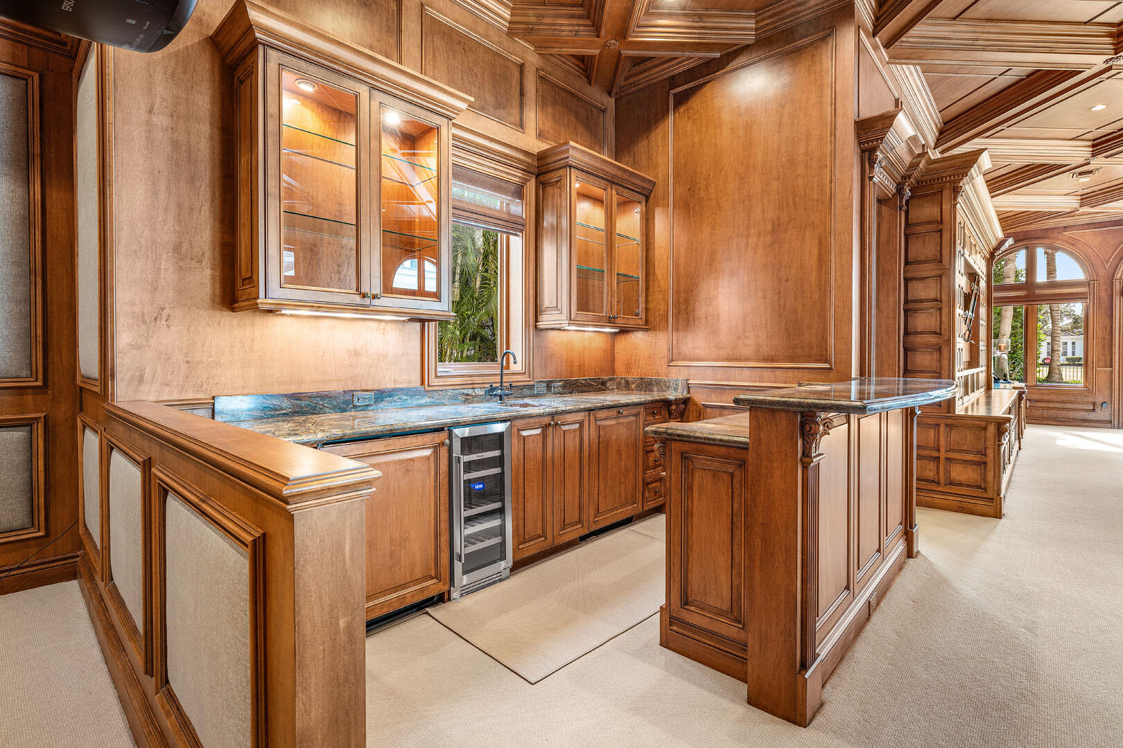 ROYAL PALM YACHT & COUNTRY CLUB - Residential