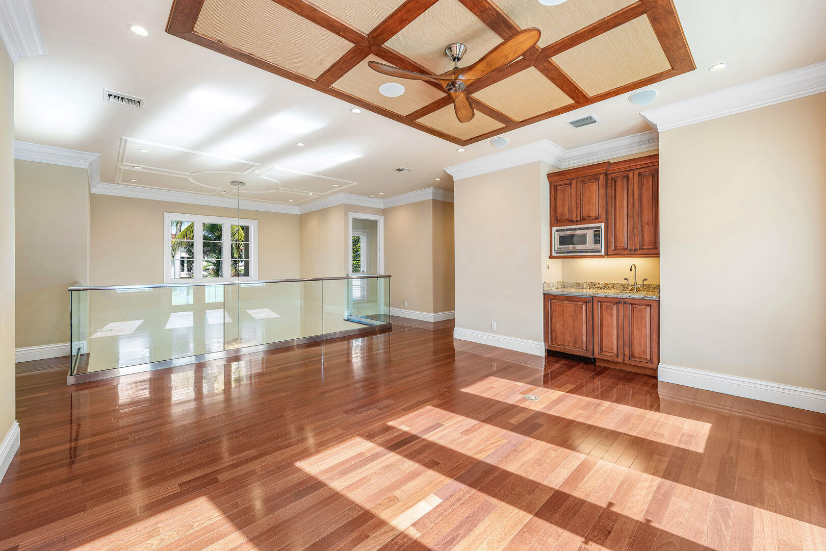 ROYAL PALM YACHT & COUNTRY CLUB - Residential