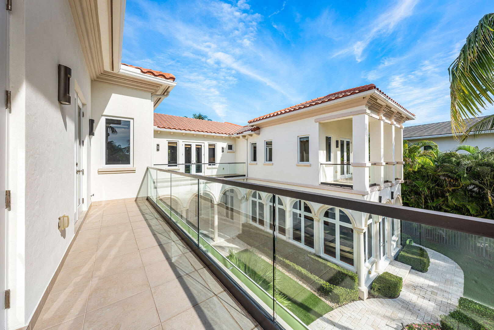 ROYAL PALM YACHT & COUNTRY CLUB - Residential