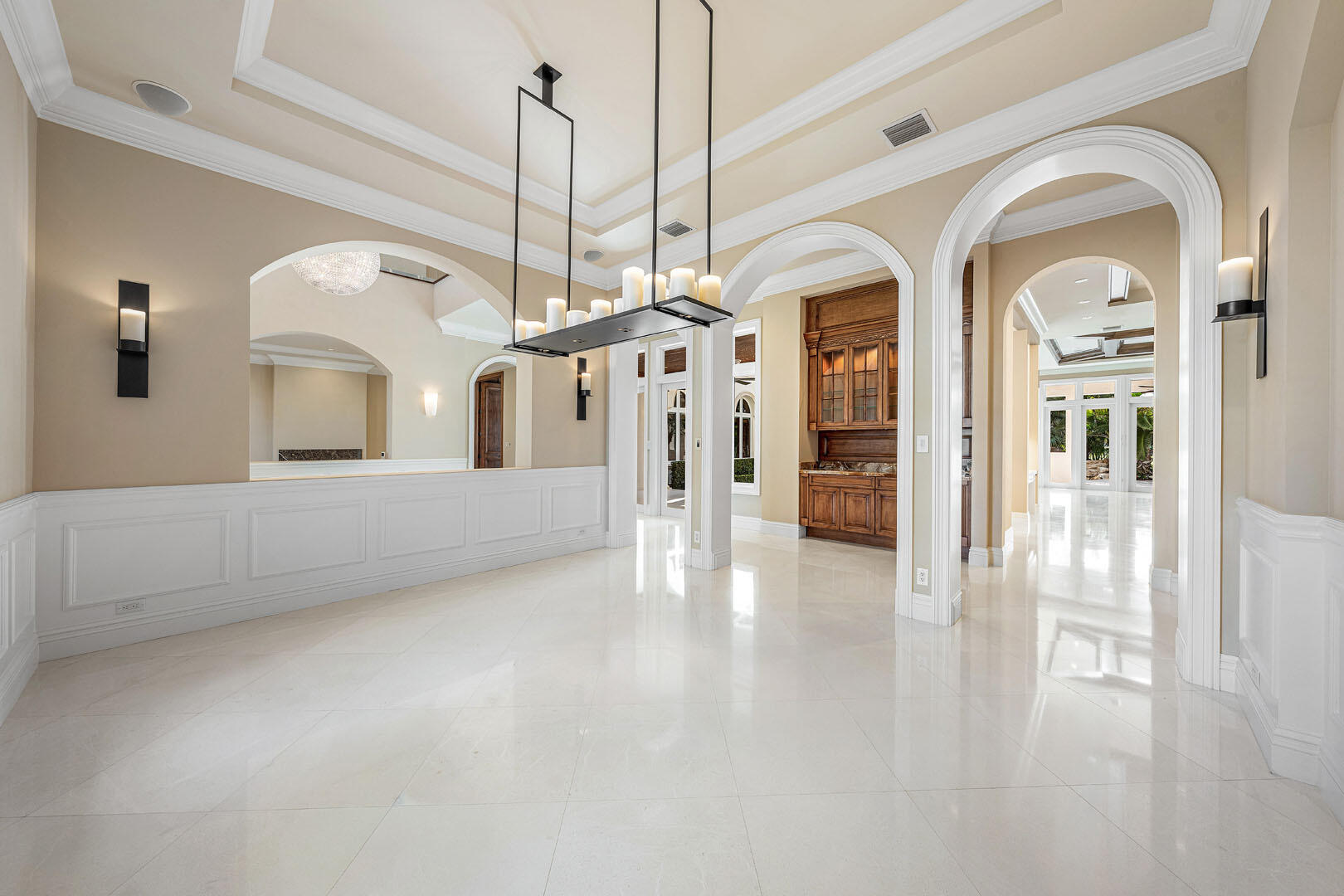 ROYAL PALM YACHT & COUNTRY CLUB - Residential