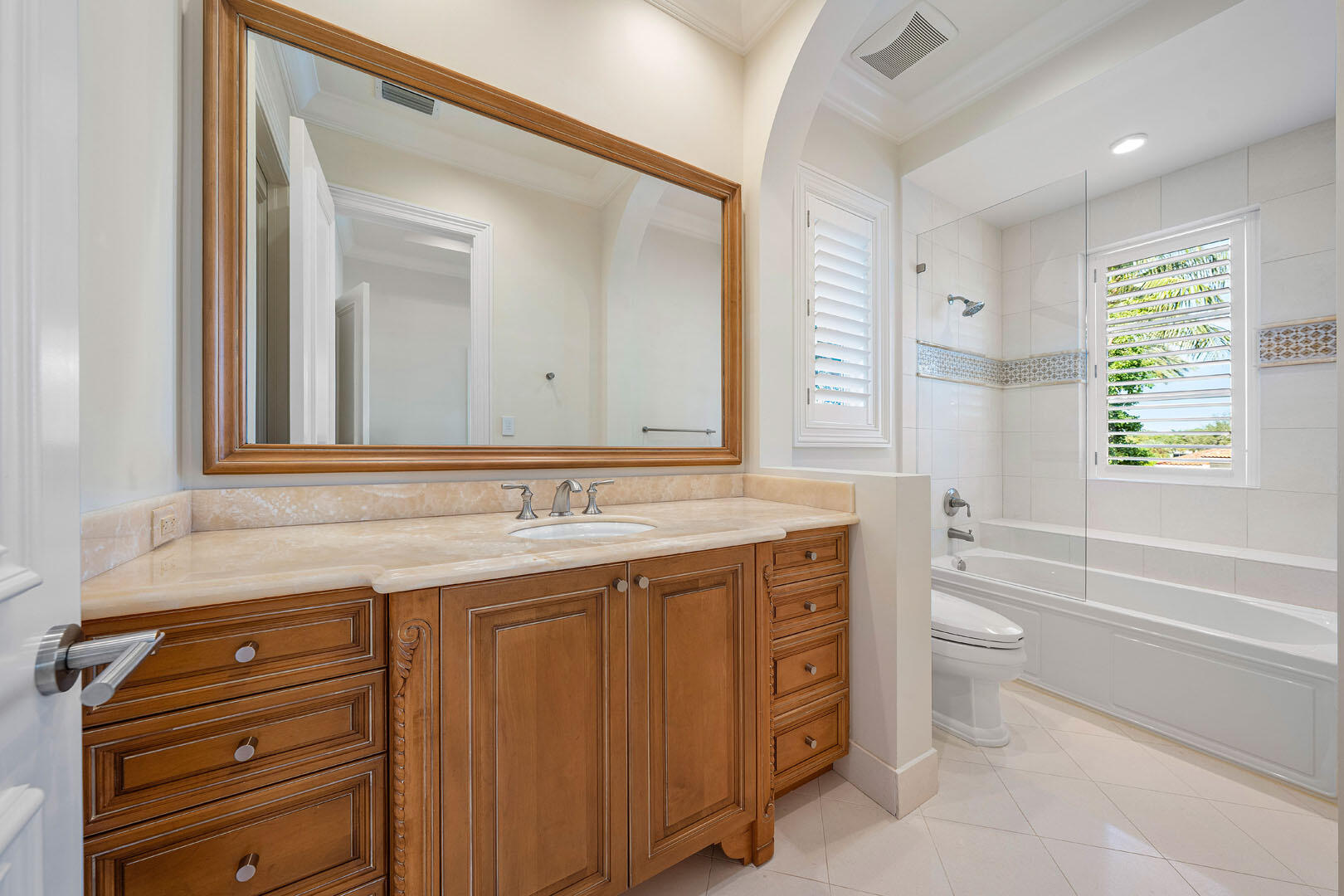 ROYAL PALM YACHT & COUNTRY CLUB - Residential