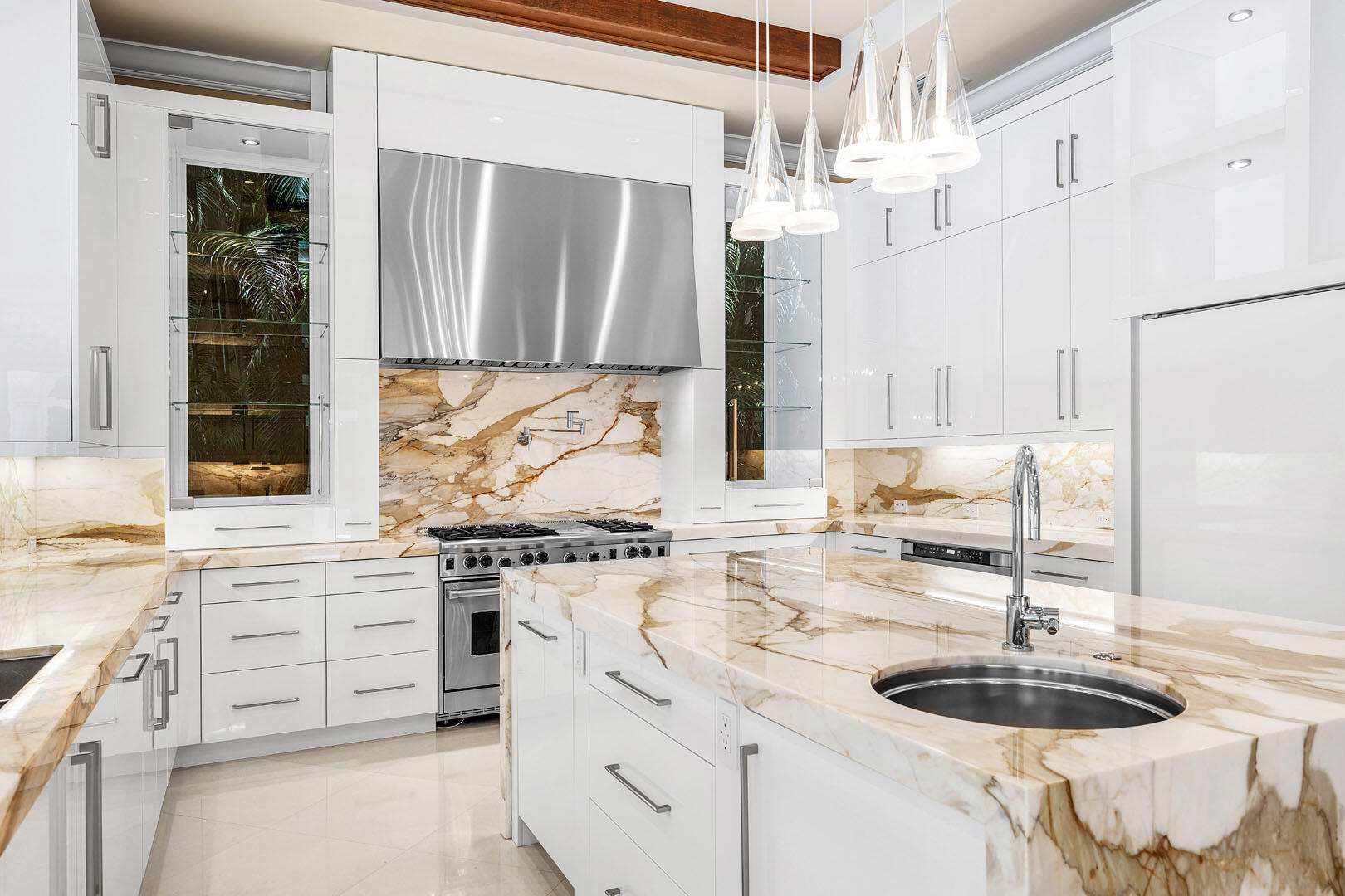 ROYAL PALM YACHT & COUNTRY CLUB - Residential