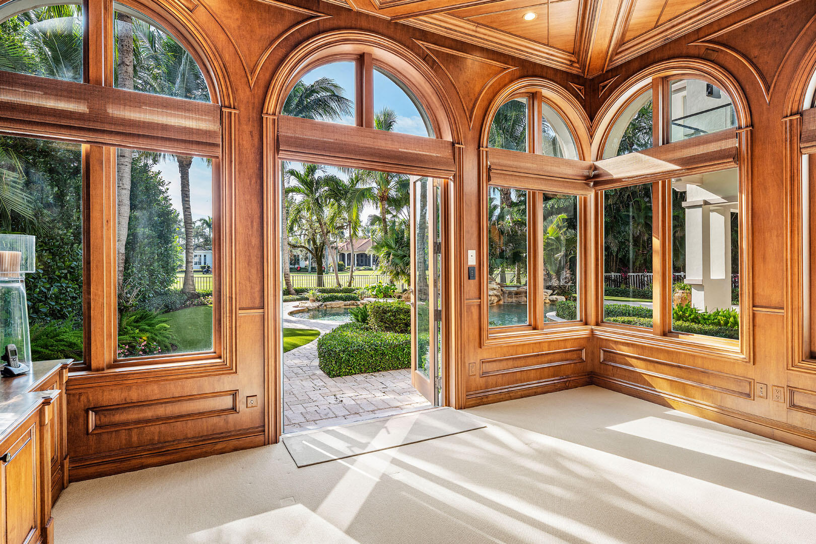 ROYAL PALM YACHT & COUNTRY CLUB - Residential