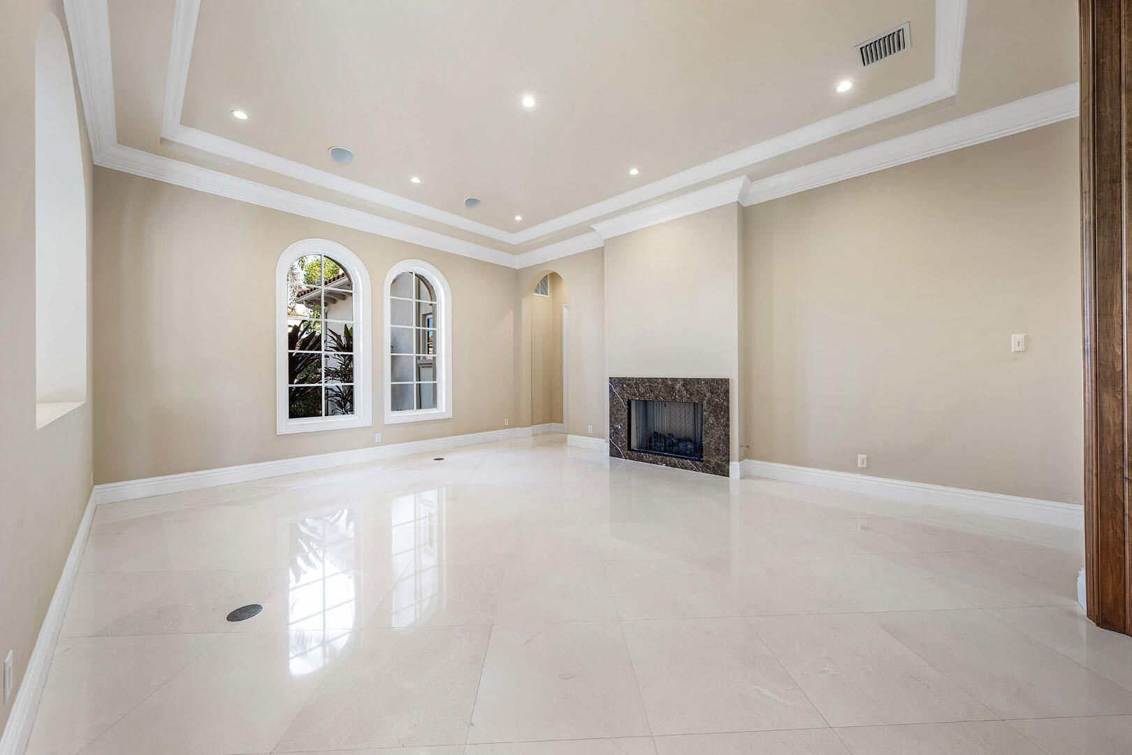 ROYAL PALM YACHT & COUNTRY CLUB - Residential