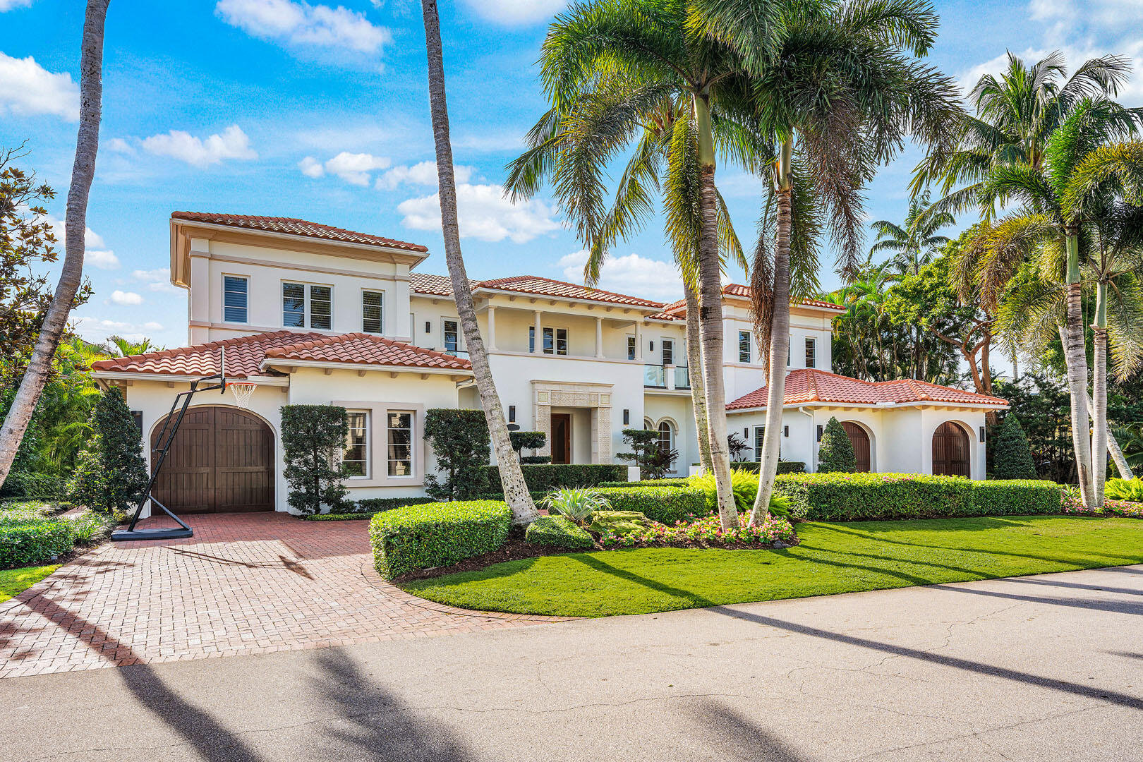 ROYAL PALM YACHT & COUNTRY CLUB - Residential