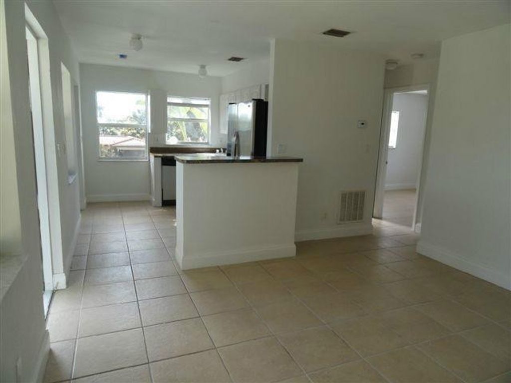 Photo of 1301 NE 15th Street #1, Fort Lauderdale, FL 33304 (MLS # F10554338)