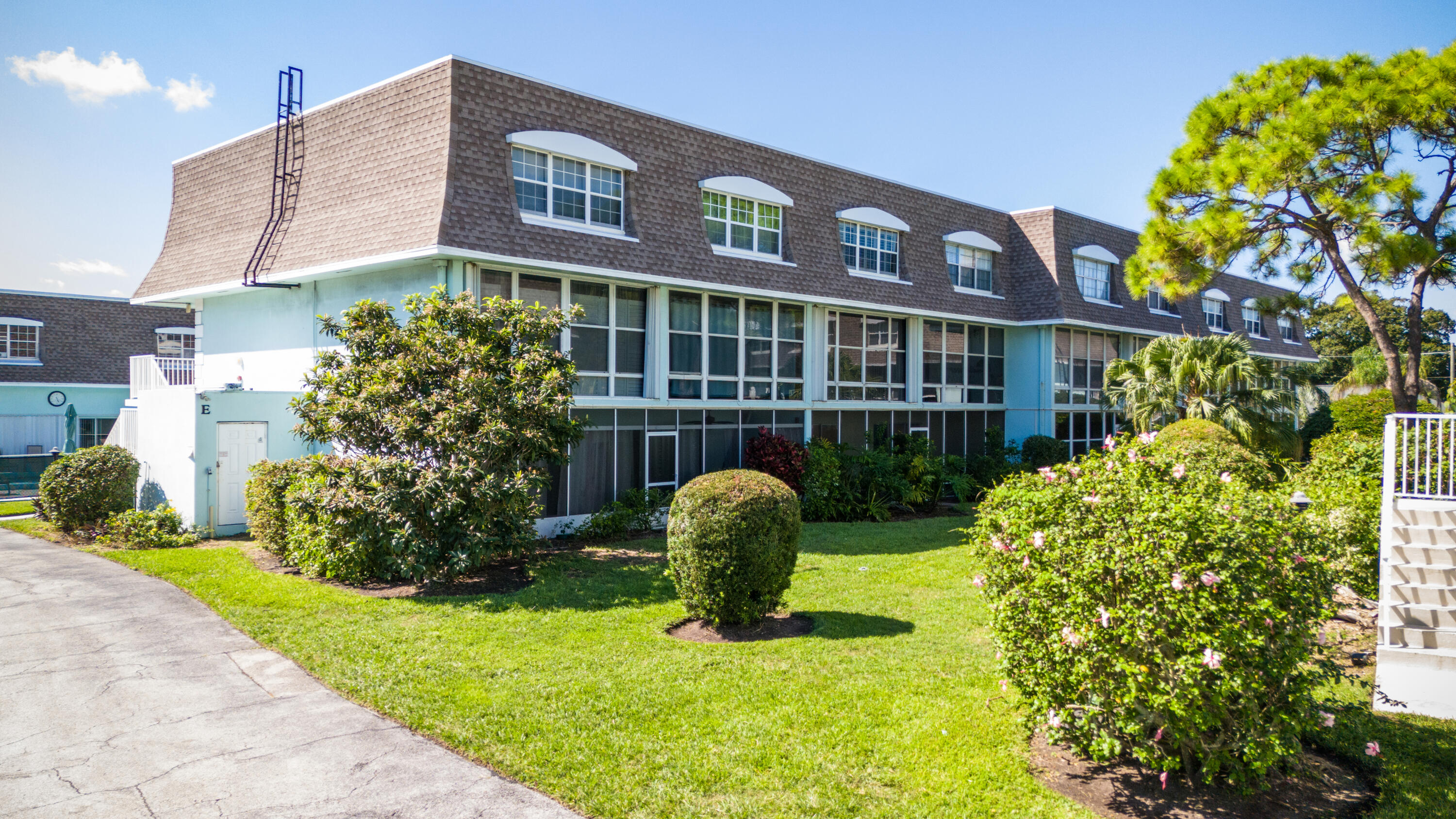 PINETREE VILLAGE - Residential