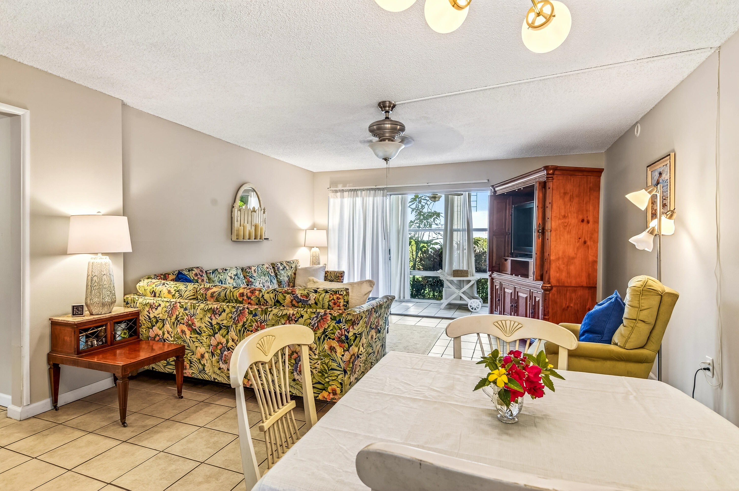 PINETREE VILLAGE - Residential