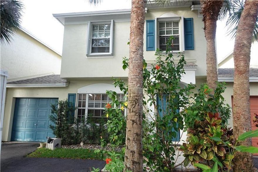 Immaculate 3bed /2.5 bath townhome w/ att. garage. STAINLESS STEEL APPLIANCE , opens to a bright living area. Tile downstairs upstairs and WOOD FLOOR
