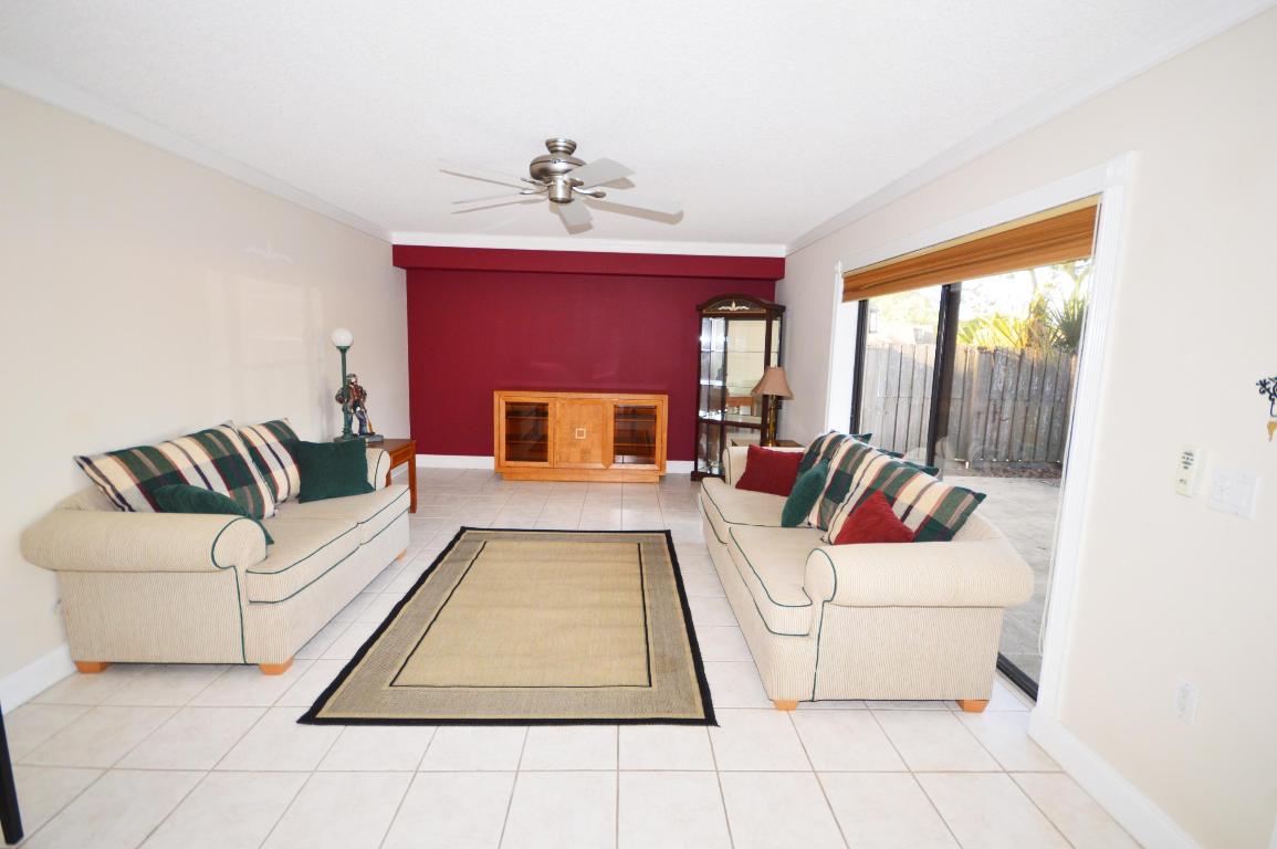 HERITAGE VILLAGE OF P B LAKES - Residential