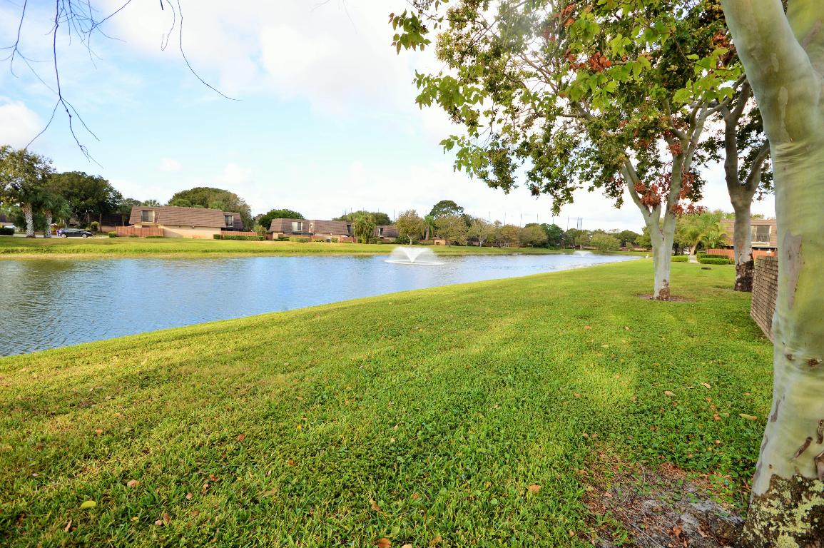 HERITAGE VILLAGE OF P B LAKES - Residential