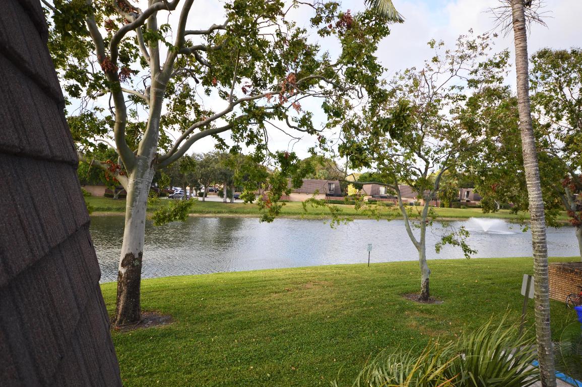 HERITAGE VILLAGE OF P B LAKES - Residential