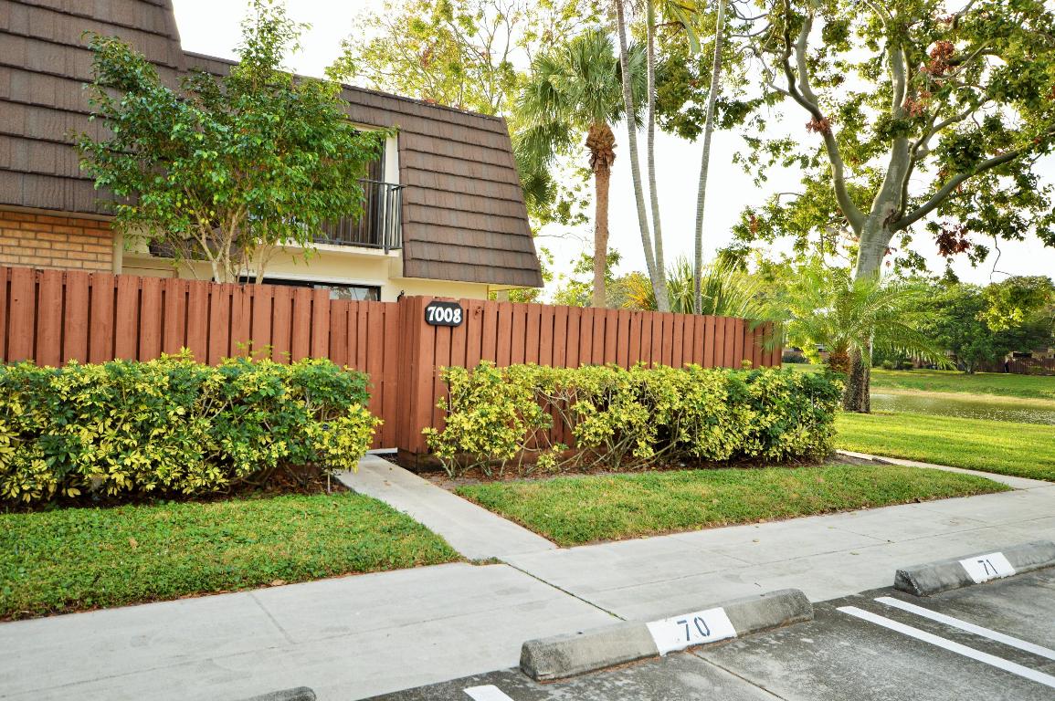 HERITAGE VILLAGE OF P B LAKES - Residential