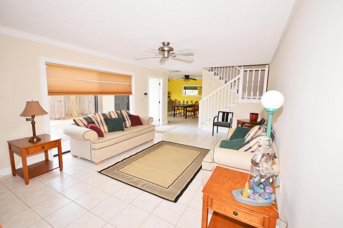 HERITAGE VILLAGE OF P B LAKES - Residential