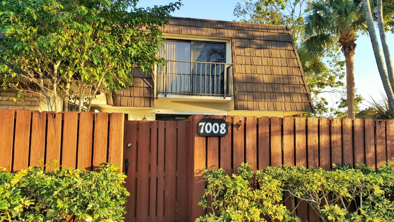 HERITAGE VILLAGE OF P B LAKES - Residential