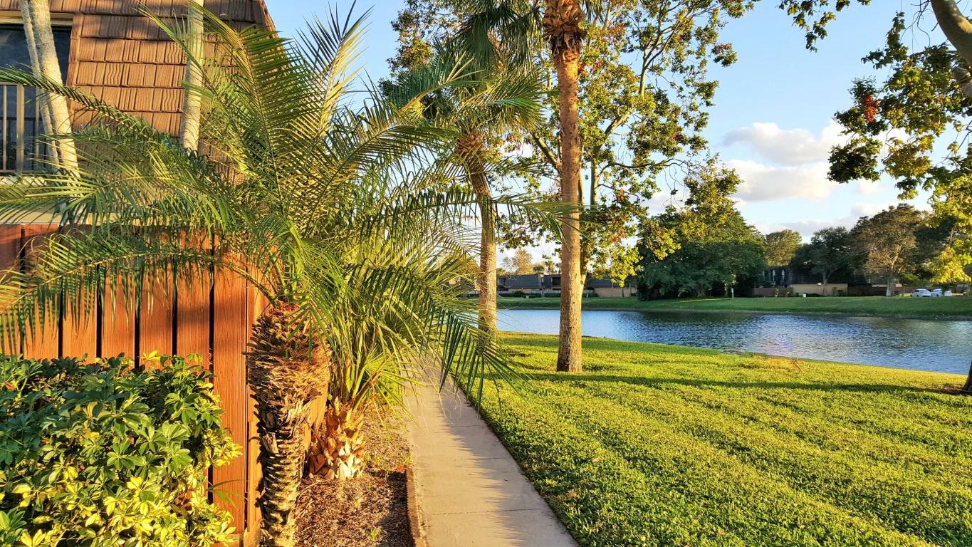 HERITAGE VILLAGE OF P B LAKES - Residential