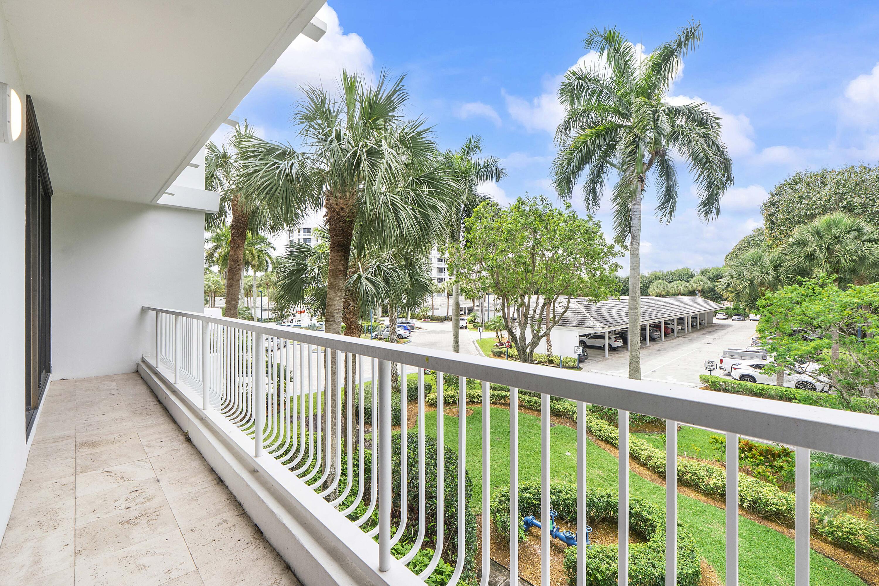 FAIRWAY POINT CONDO - Residential