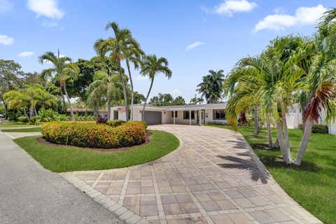 Photo of 1745 NE 36TH Street, Oakland Park, FL 33334 (MLS # B26053114)