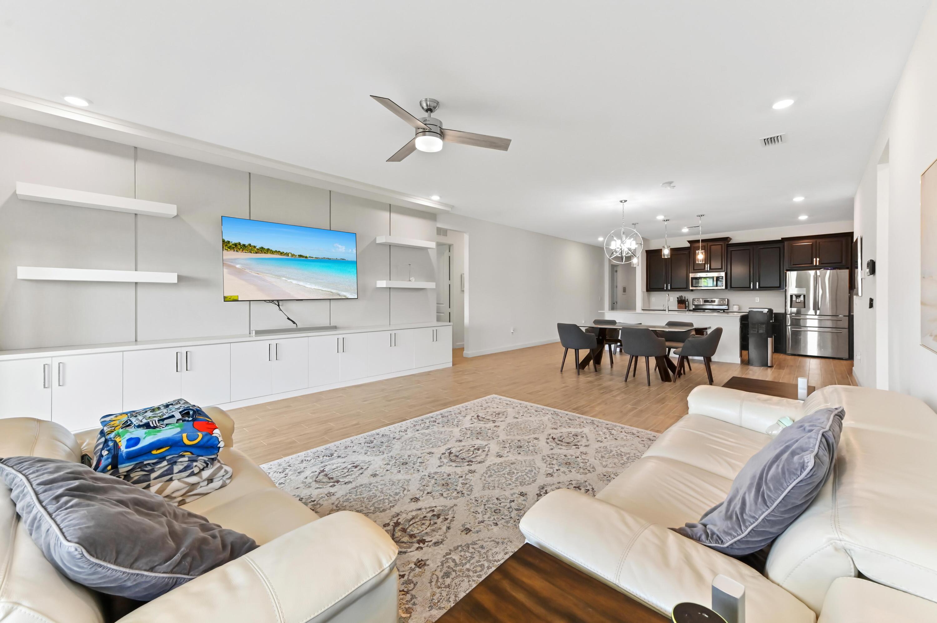 CRESTWOOD NORTH - Residential