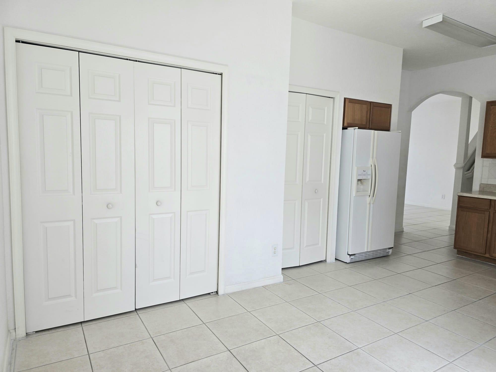 KENSINGTON MANOR - Residential