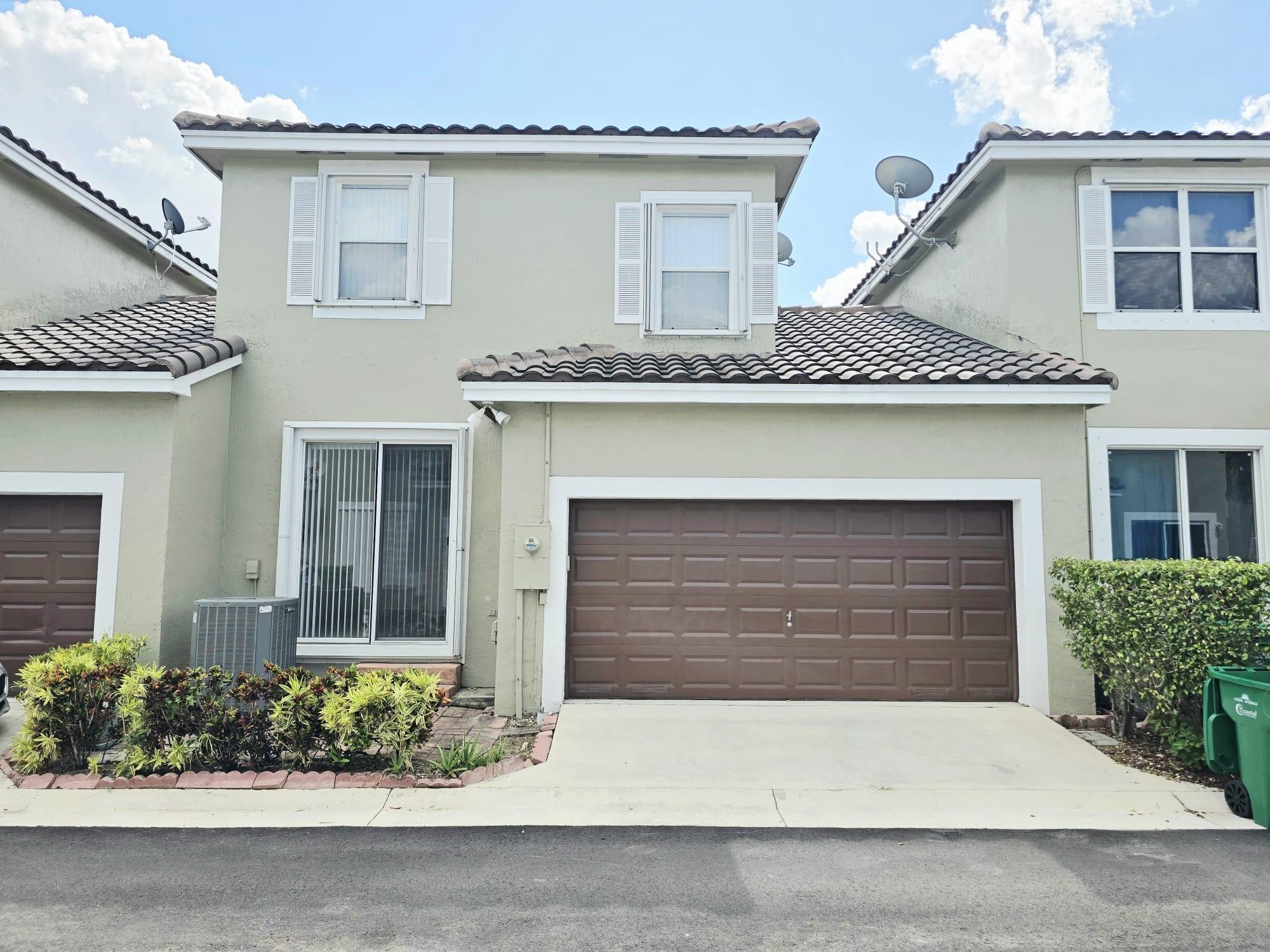 KENSINGTON MANOR - Residential