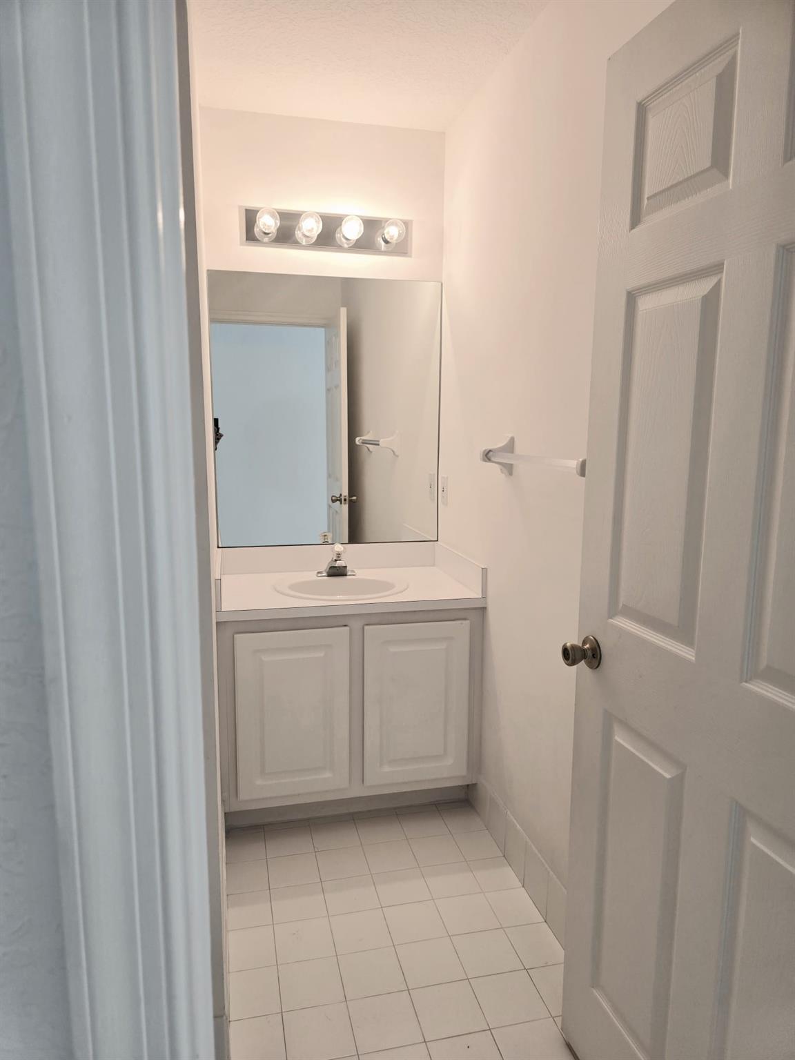 KENSINGTON MANOR - Residential