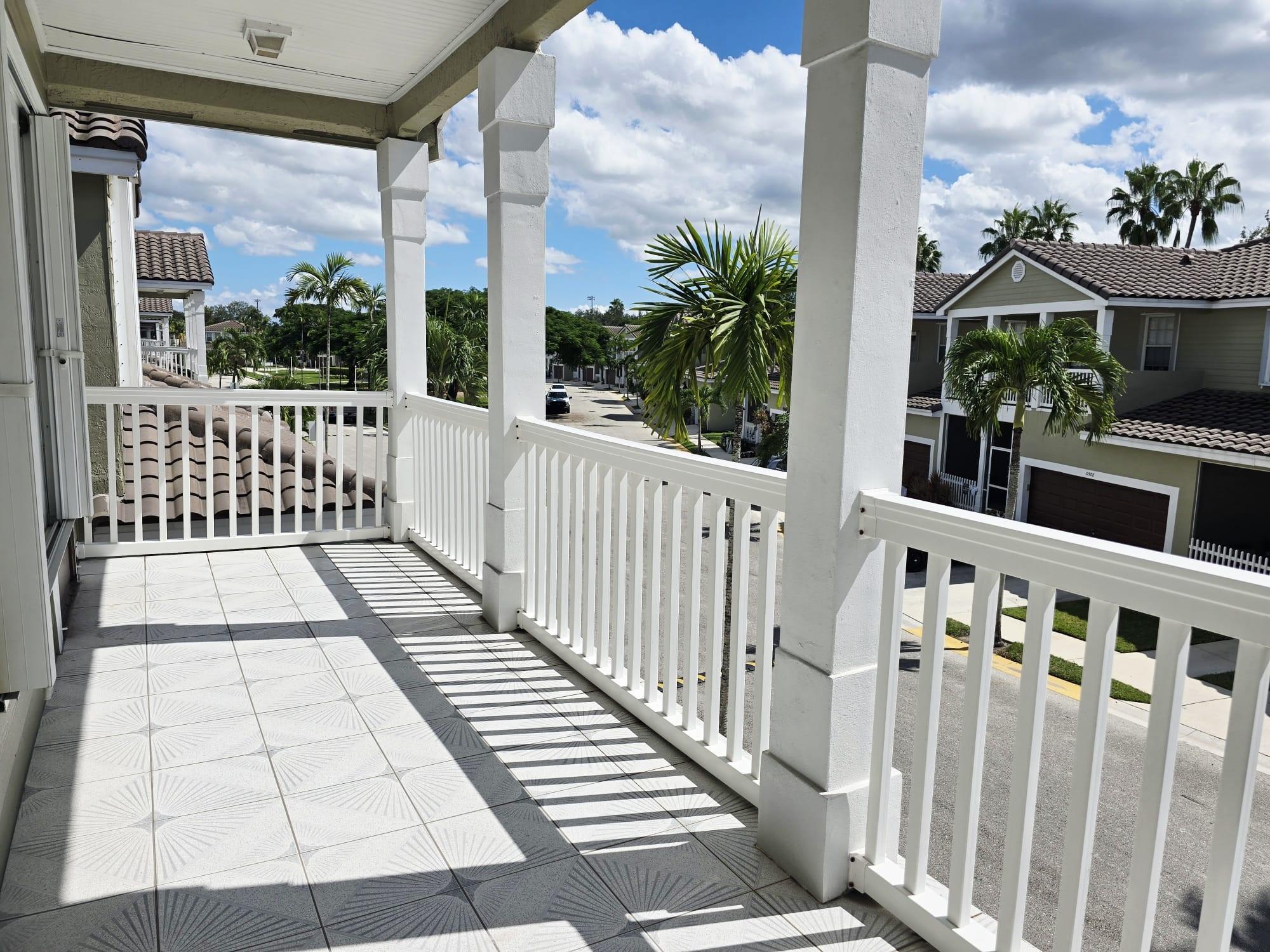 KENSINGTON MANOR - Residential