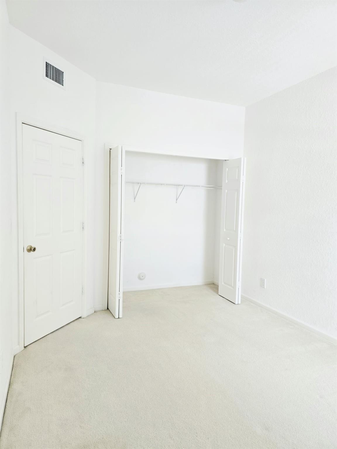 KENSINGTON MANOR - Residential