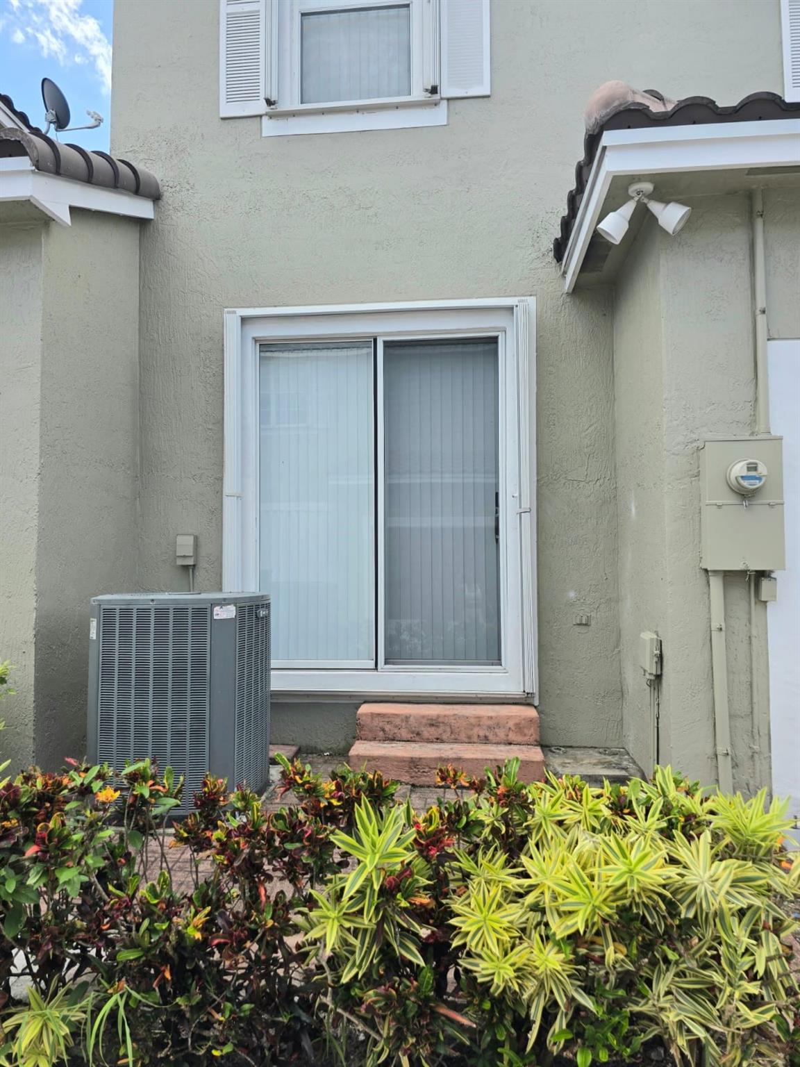 KENSINGTON MANOR - Residential