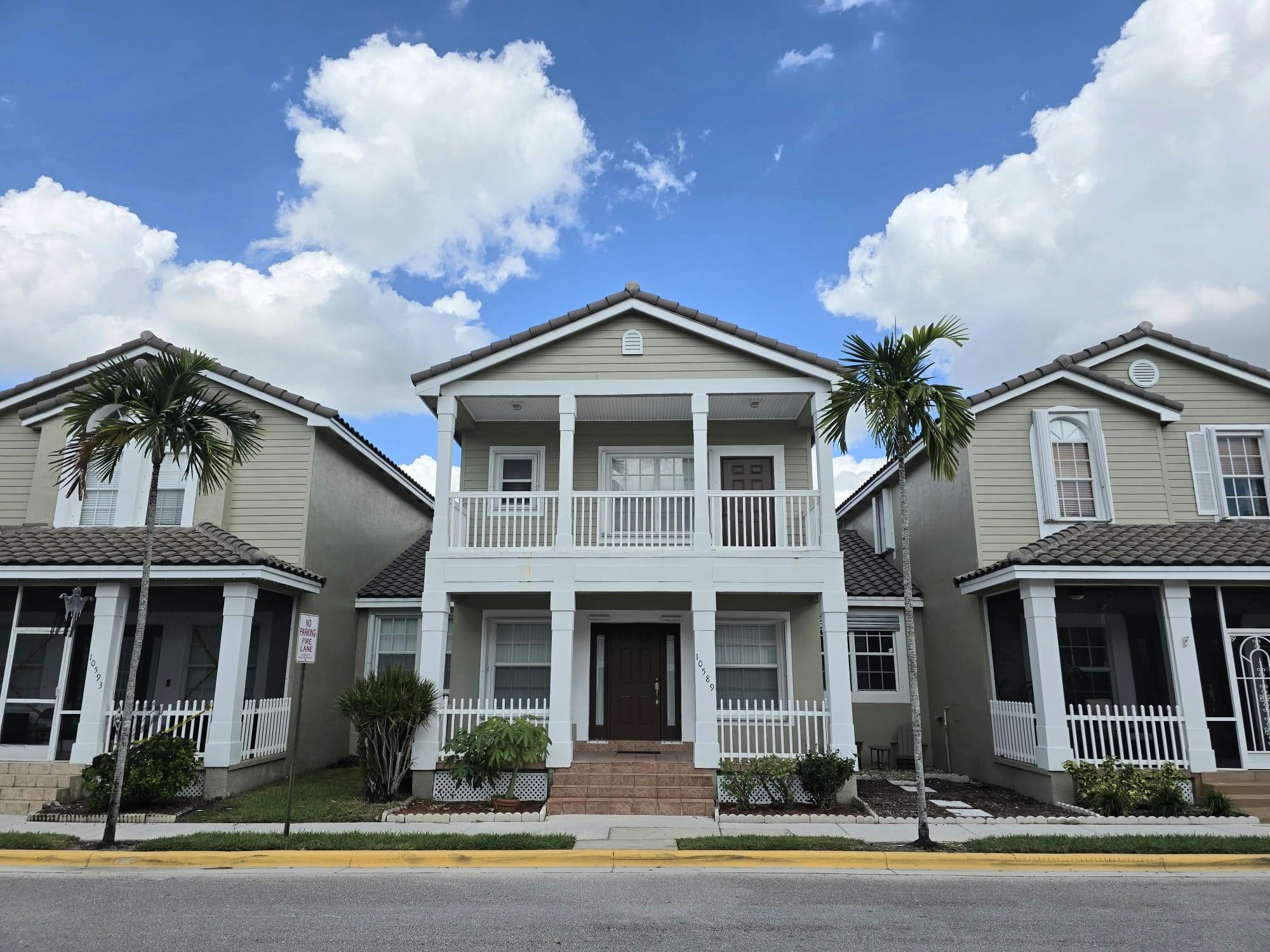 KENSINGTON MANOR - Residential