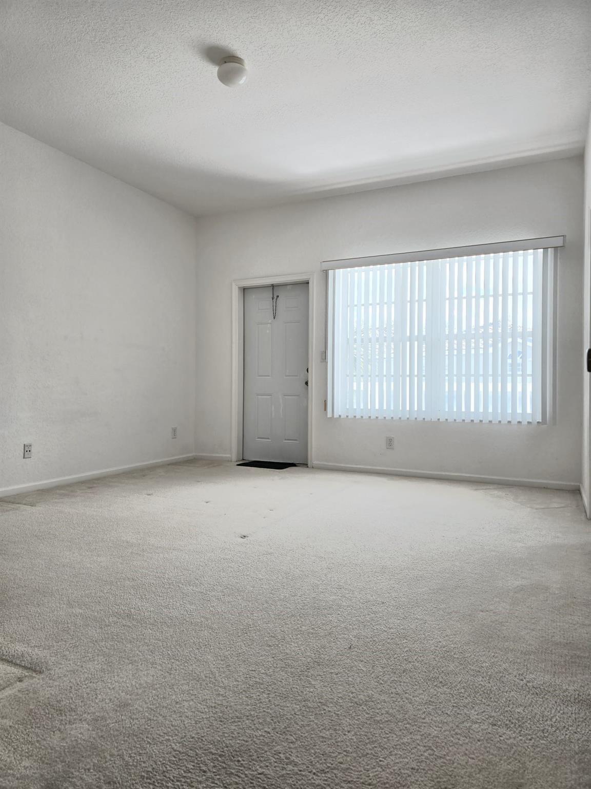 KENSINGTON MANOR - Residential