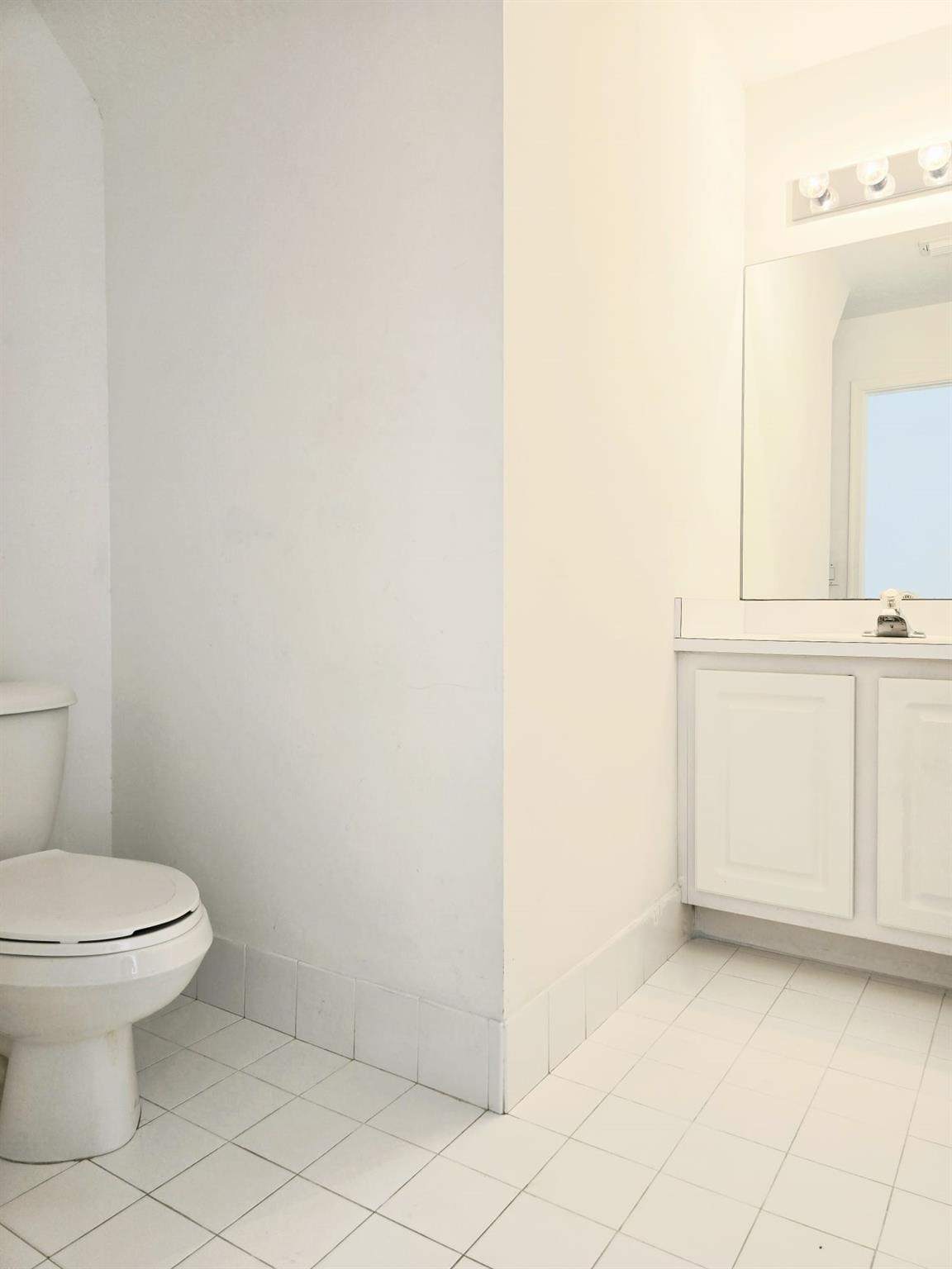 KENSINGTON MANOR - Residential