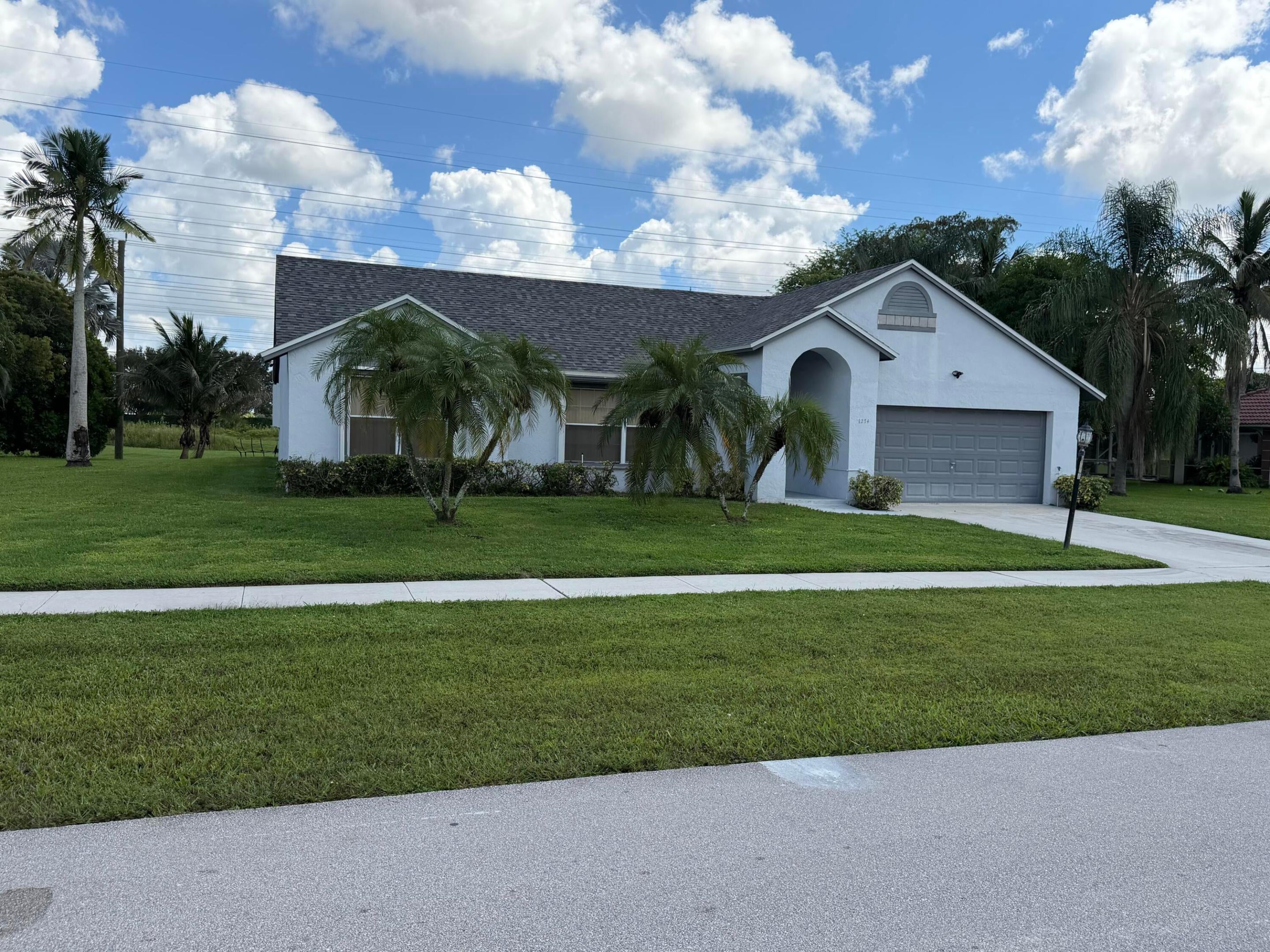 1274 SUMMERWOOD Circle
