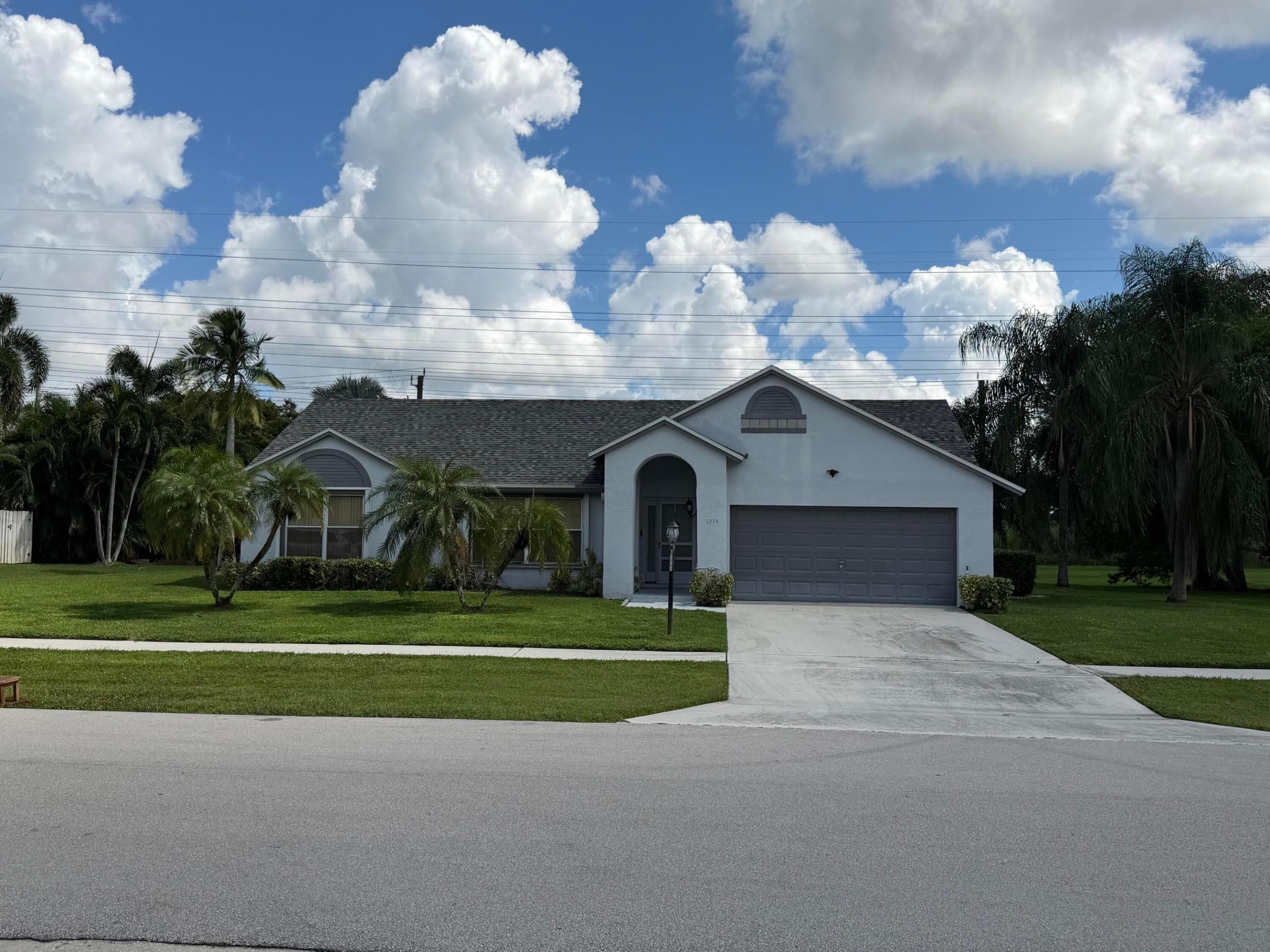 1274 SUMMERWOOD Circle