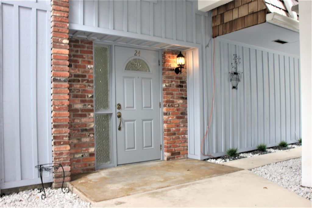 Photo of 423 Pine Tree Court #24, Atlantis, FL 33462 (MLS # R10951670)