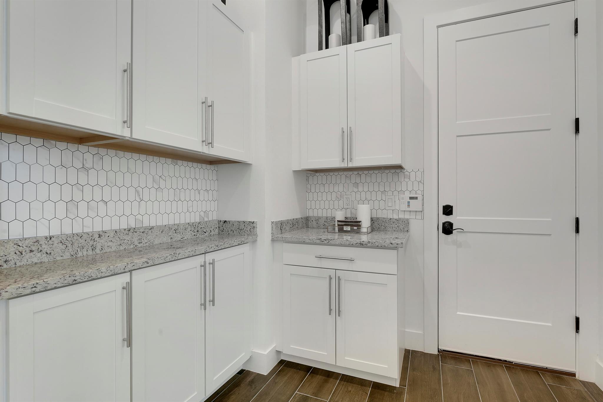 ALTON NEIGHBORHOOD - Residential