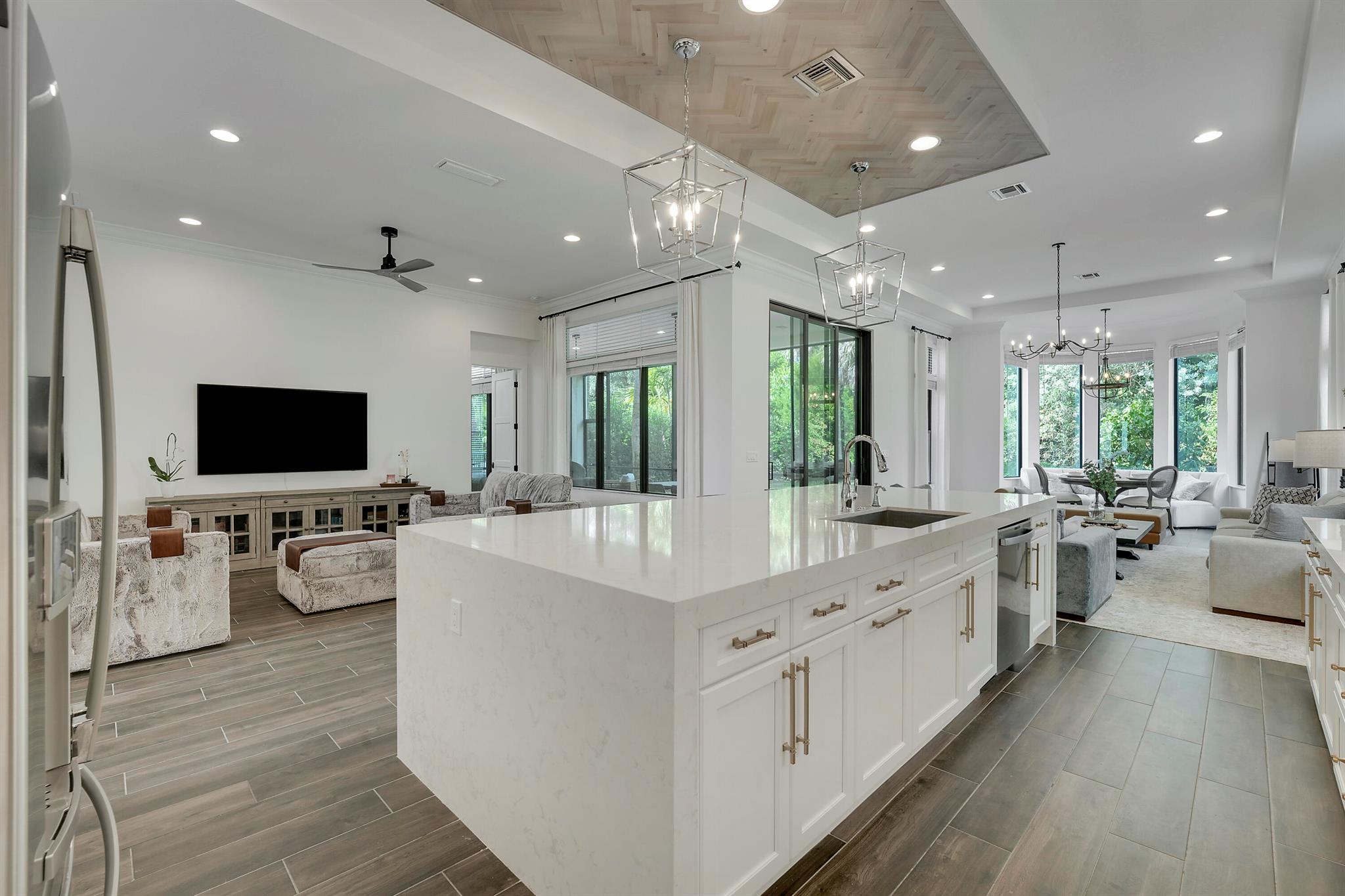 ALTON NEIGHBORHOOD - Residential