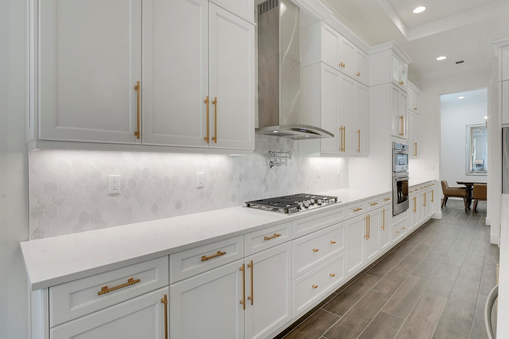 ALTON NEIGHBORHOOD - Residential