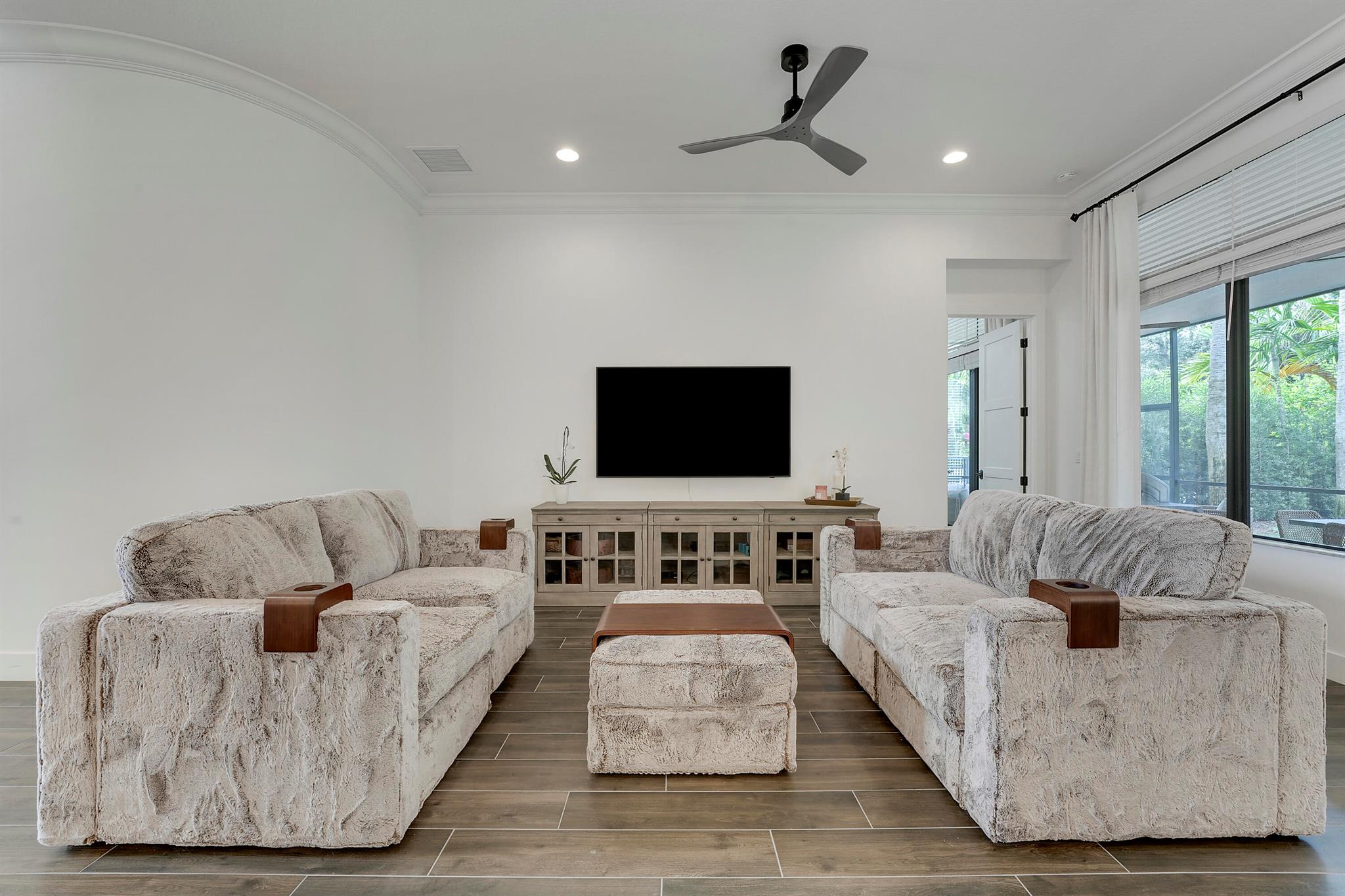 ALTON NEIGHBORHOOD - Residential