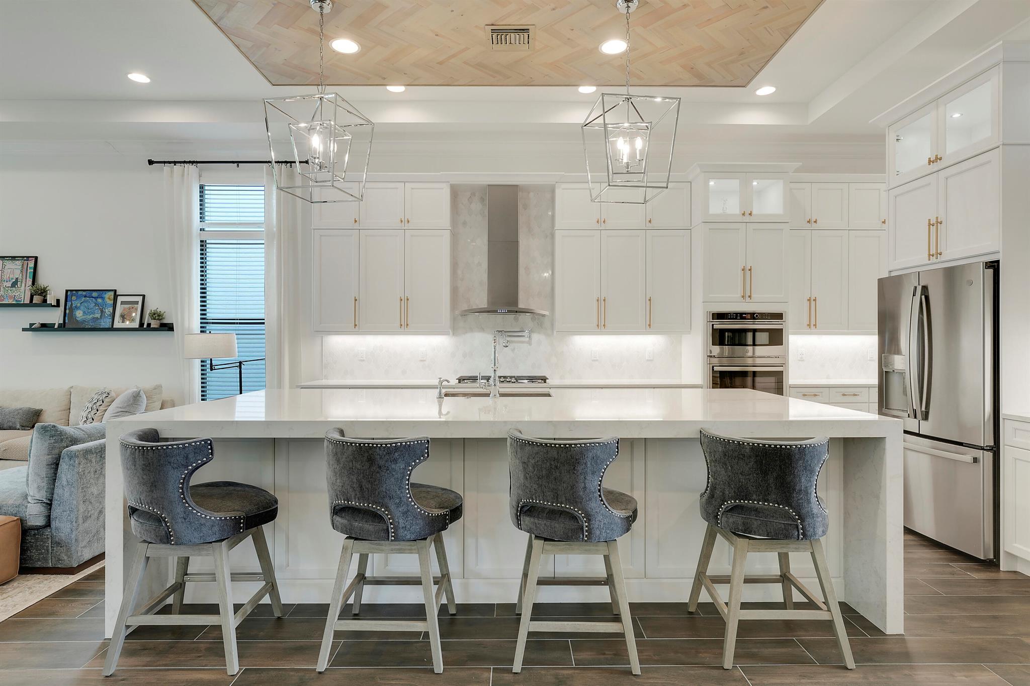 ALTON NEIGHBORHOOD - Residential