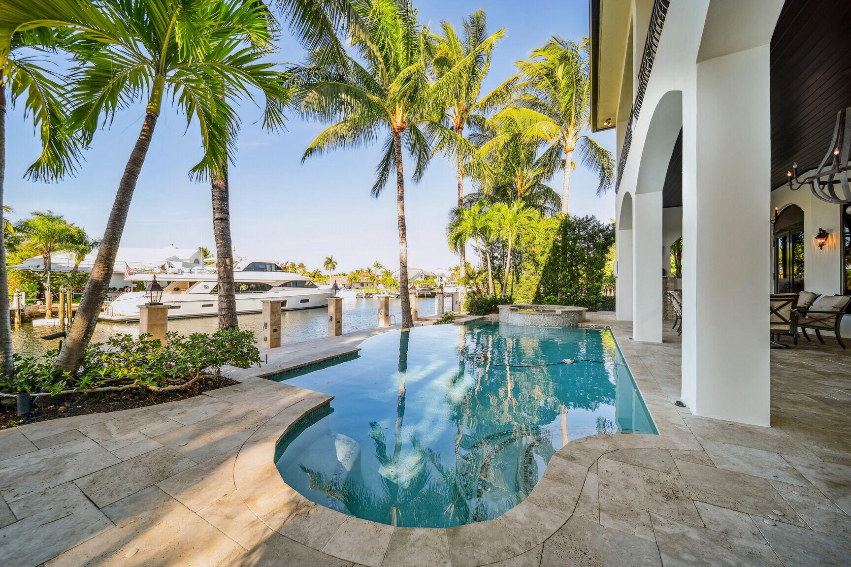 VENETIAN ISLES 1ST SEC - Residential