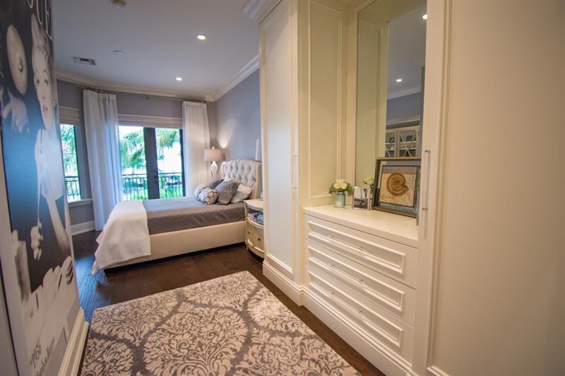 VENETIAN ISLES 1ST SEC - Residential