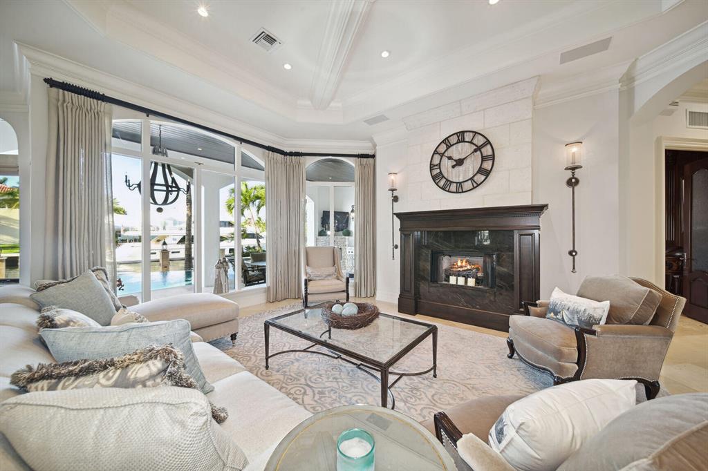 VENETIAN ISLES 1ST SEC - Residential