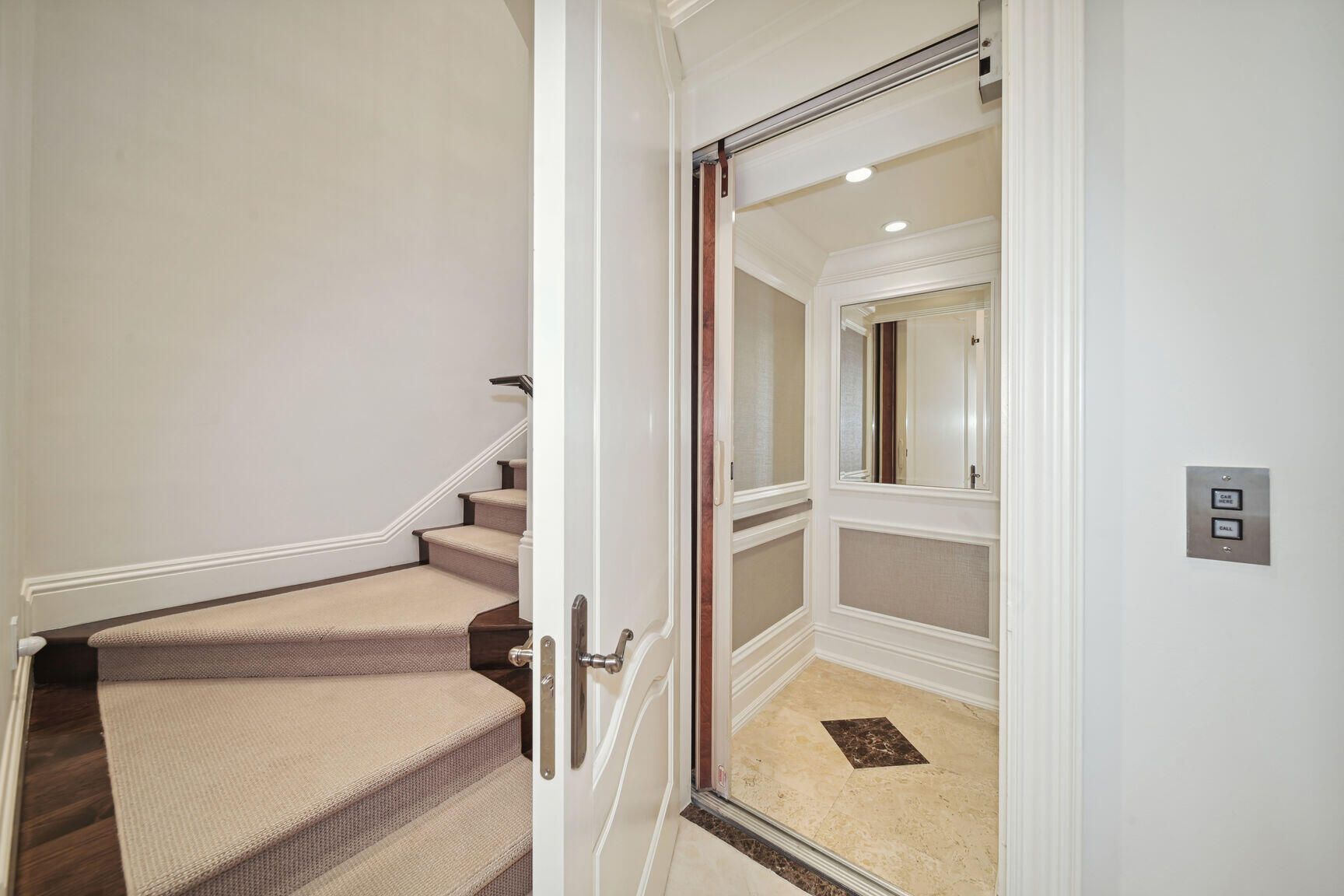 VENETIAN ISLES 1ST SEC - Residential