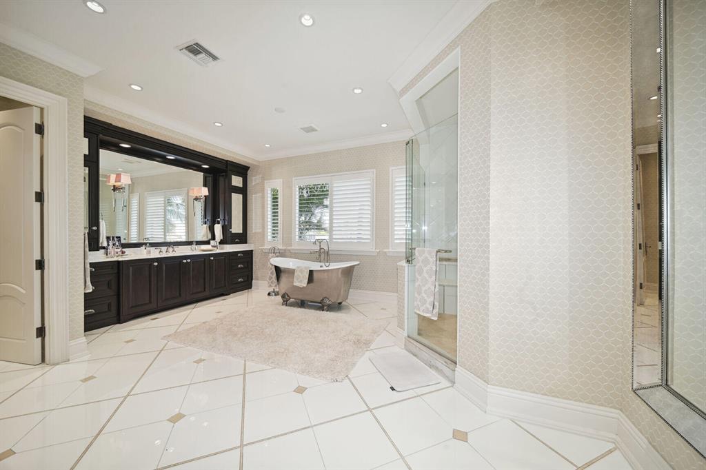 VENETIAN ISLES 1ST SEC - Residential