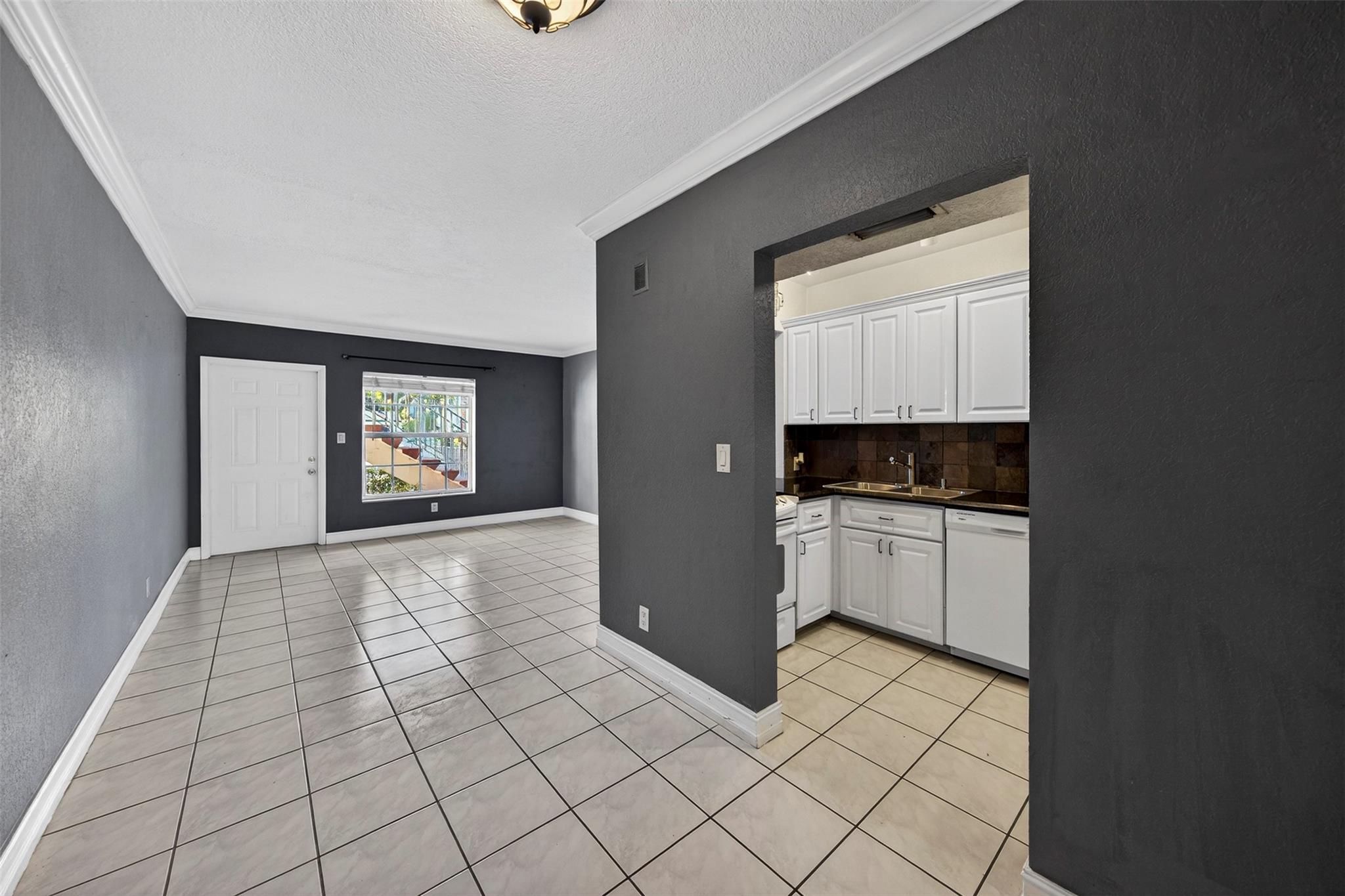 HERITAGE HOUSE CONDO - Residential Lease