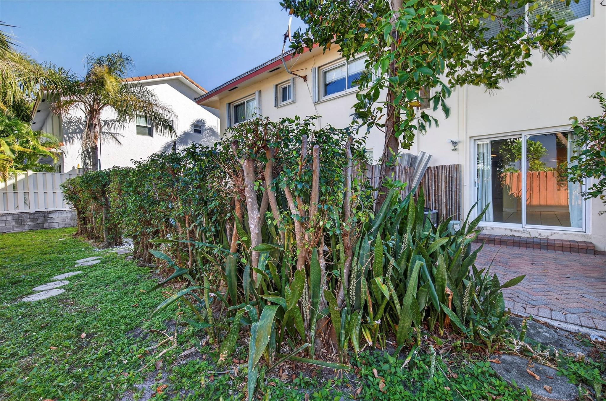 HERITAGE HOUSE CONDO - Residential Lease