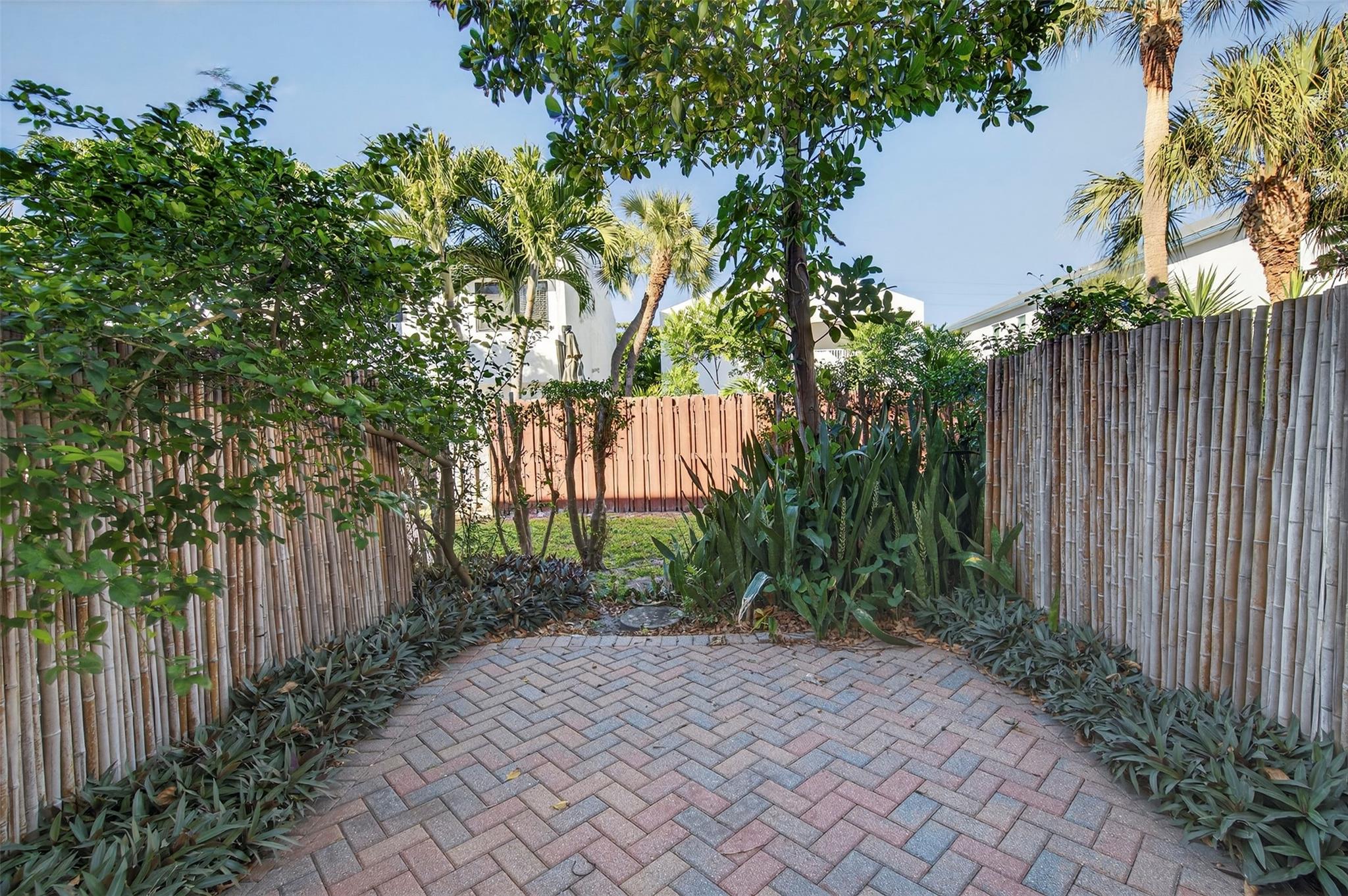 HERITAGE HOUSE CONDO - Residential Lease